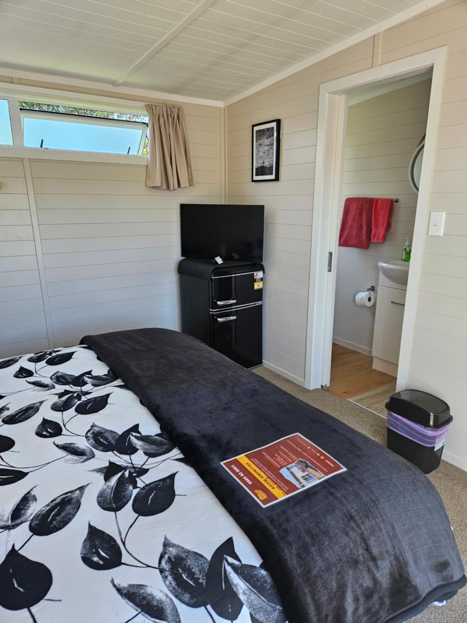 Tradestop Short-Term Accomodation Raglan Exterior photo